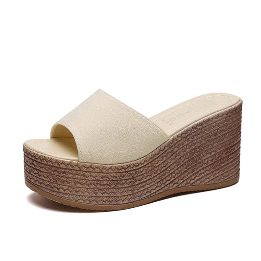 Sponge Cake with Platform Slippers and Slope Design
